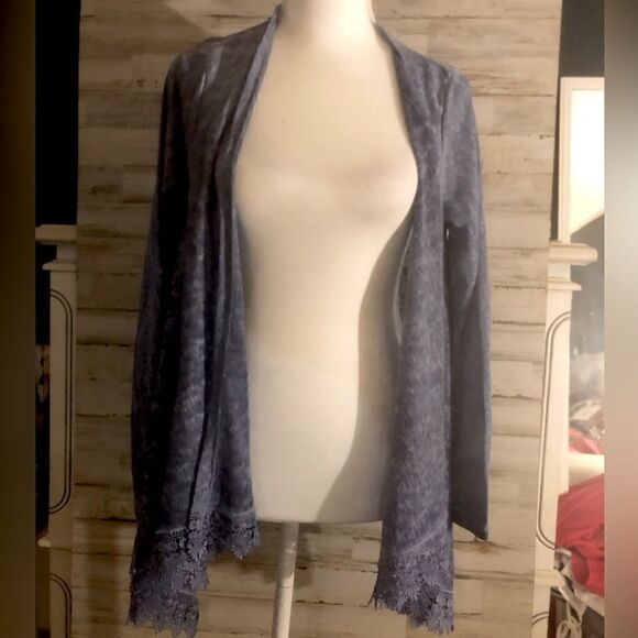 💕5️⃣Elena baldi cardigan with crochet hems size small - Picture 5 of 5